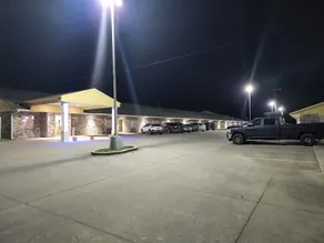 Americas Best Value Inn Concordia - Image 2