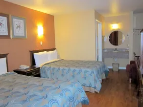 Bear Creek Inn - Image 4