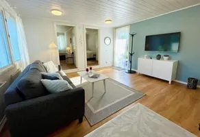 Cozy Renovated House with a Lot of Parking Space. - Image 2