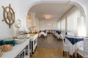 Hotel Corona - Image 5