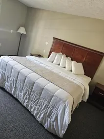 Victorian Inn North - Image 5