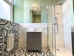 Beautiful 2BR, Private Entry in Vibrant Leith - Image 3