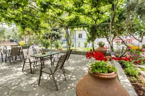 Ianos Apartments - Image 4
