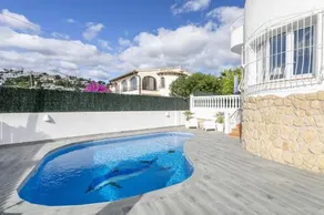Échappée ensoleillée à Moraira dans une villa pour 8 - Image 4
