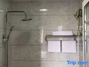 Qujing Neighbor Youshe Theme Hotel - Image 3