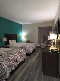 Red Roof Inn Ames - Image 2