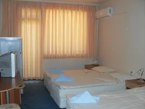 Family Hotel Amigos - Image 4