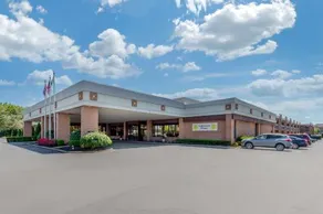 Quality Inn Exit 4 - Image 3