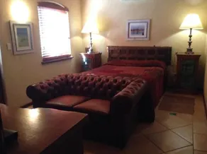Manuel Towers Boutique B&B & Quality Units - Image 3