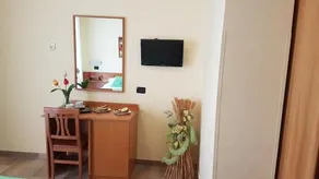 Hotel Aurora - Image 2