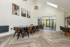 Riverside House- Available for students only! - Image 2