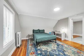 Beautiful 4BR 2 Bathroom House with Parking - Image 5