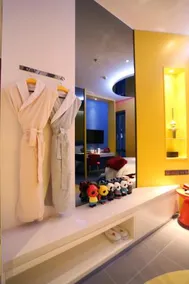 90 Qing She Boutique Hotel Sanlitun Branch - Image 2
