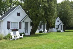 Hathaways Guest Cottages - Image 4