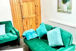Cosy Leicester Apartment With 2 Bedrooms - Image 5