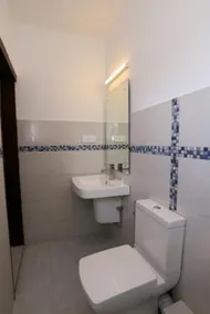 5 @ Rodney Place - Image 5