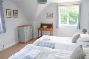 Spacious North Devon villa with beautiful garden - Image 3