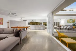 The Luxury White House - Image 5
