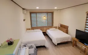 Jeju Rainbow House - Image 4