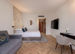 Central Park Hotel - Image 4