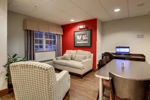 Microtel Inn & Suites by Wyndham Tuscaloosa Near University - Image 2
