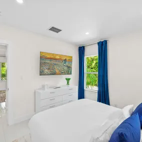 Uhost AI Stylish 1BR Bright Space w Patio - Image 3