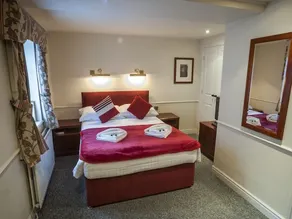 Shakespeare Inn - Image 2