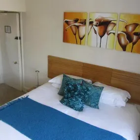 Treetops Guest House - Image 4