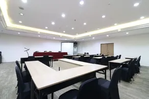 Hotel Ibis Jakarta Tamarin - Image 5