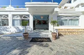 Sunset Paradise Resort - Image 1