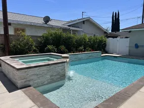 Beautiful Remodel 3 Bedroom 2 Bathroom Home With Pool & Jacuzzi - Image 5