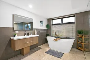 The Snug Premium 1BR Self Contained Apartment FREE Netflix - Image 2