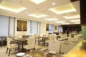 Country Inn & Suites by Radisson, Bhiwadi - Image 3