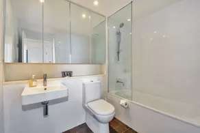 Waterfront Pearl Suite 2 Bed Luxury Apt - Image 3