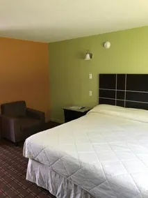 Budget Inn - Image 3