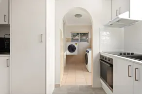 Stylish 2-bed House in Leichhardt - Image 3