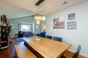 @ Marbella Lane 4BR Home Away From Home Ldry - Image 4