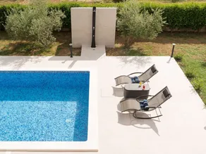 Secluded Villa in Murvica with Terrace - Image 4