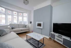 Modern 2-bed House Liverpool Close to Aintree Hosp - Image 5