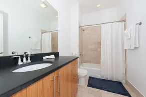 Vibrant Lincoln Park Suites by Sonder - Image 3