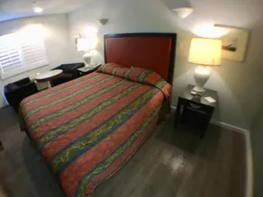 Valley Motel - Image 4