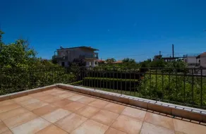 Laconian Collection Hill House - Image 3