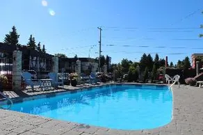 Canadas Best Value Inn - Image 1