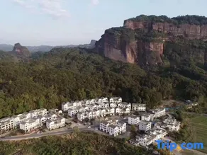 Mount Danxia Lecheng Kowo Library Inn - Image 3