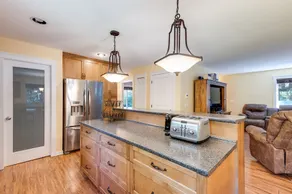 22mbr - Wi-fi - Fireplace - Pets Ok - Sleeps 8 4 Bedroom Cabin - Image 2