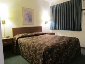 Willmar Cozy Inn - Image 1