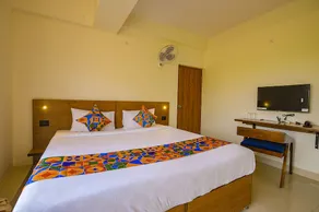 Fabhotel Gr Lake View - Image 3