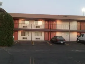 Interstate Inn - Image 2