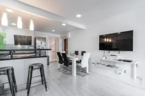 Amazing 3 Bdrs and Garden Place du Pin Parking ! - Image 3