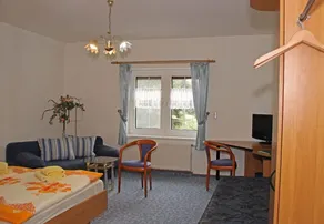Hotel & Restaurant Parkschänke Zabeltitz - Image 2